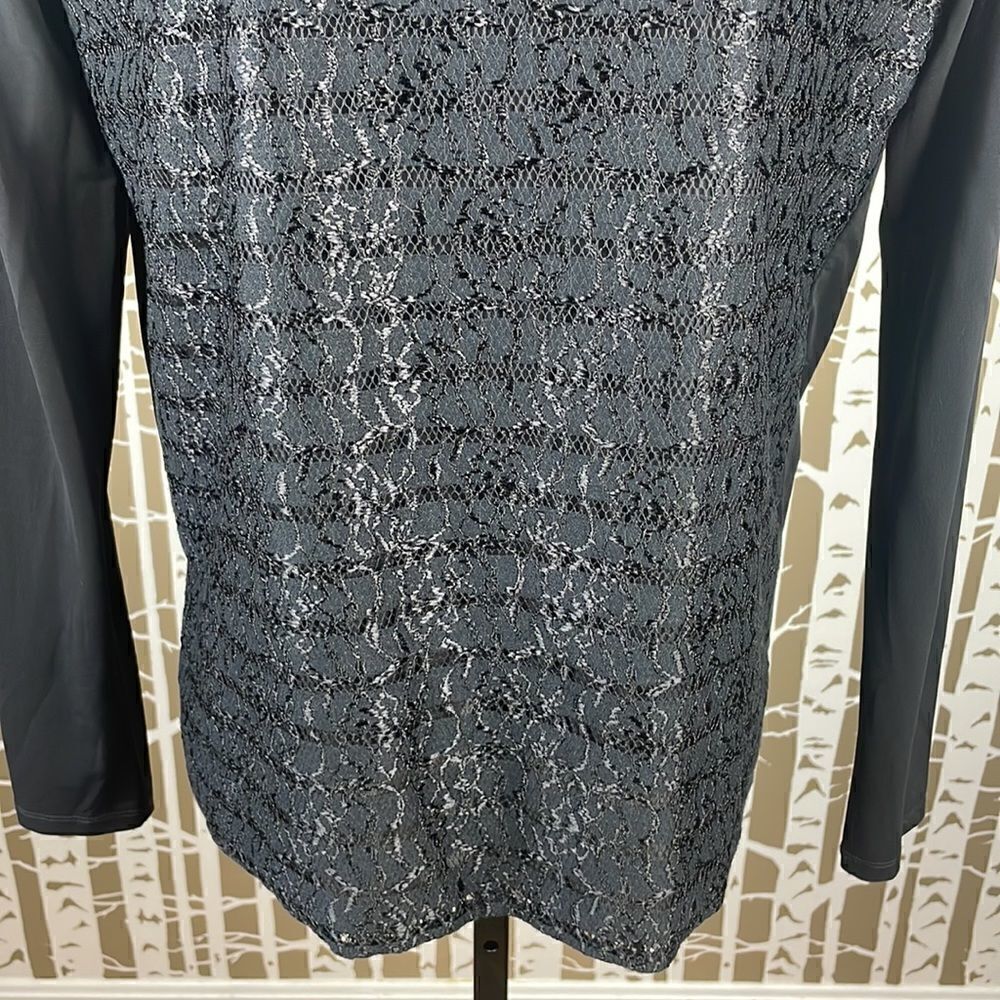 Ann Taylor Lace Front Slinky Back & Sleeves Top Black sz M - Picture 3 of 14
